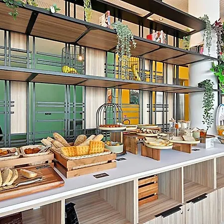 - Paris Ouest - Colombes